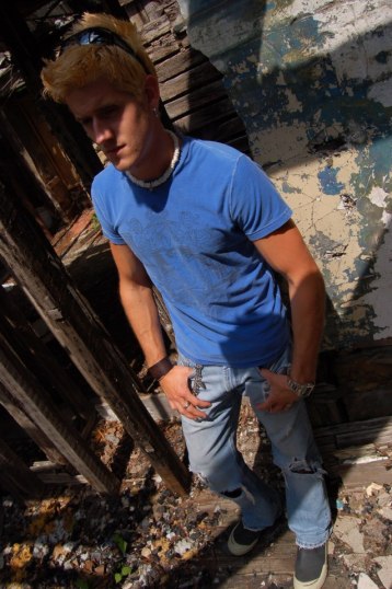 911351_10151349983250373_597451587_n